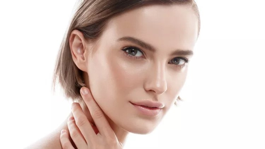 Fractional Blepharoplasma και Hyaluronic Skin Booster: Αποτέλεσμα βλεφαροπλαστικής χωρίς χειρουργείο; Γίνεται!